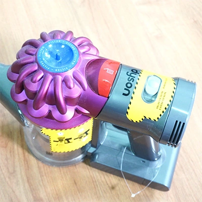 Dyson V7