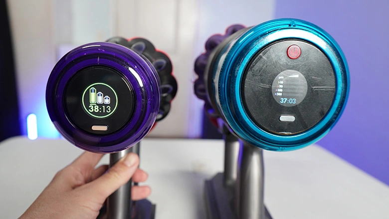 Dyson V9 vs Gen5 screens