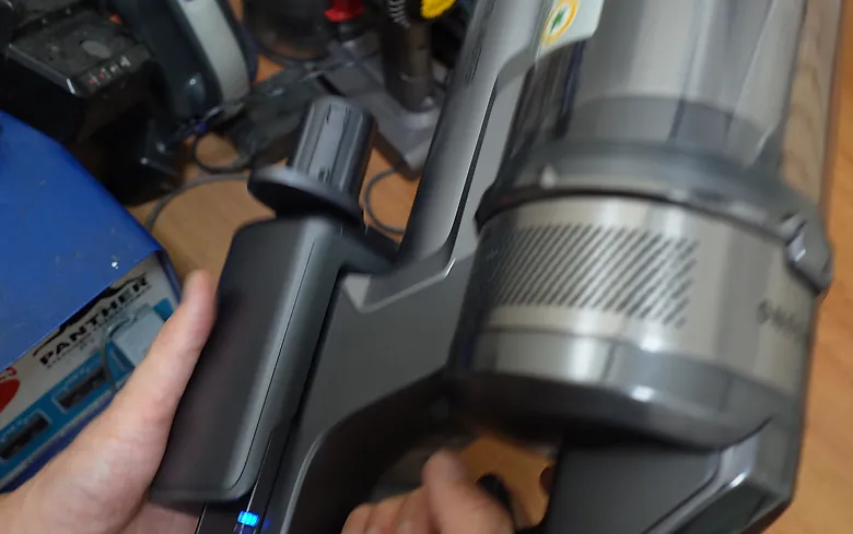 Samsung Jet 75 charger with vacuum